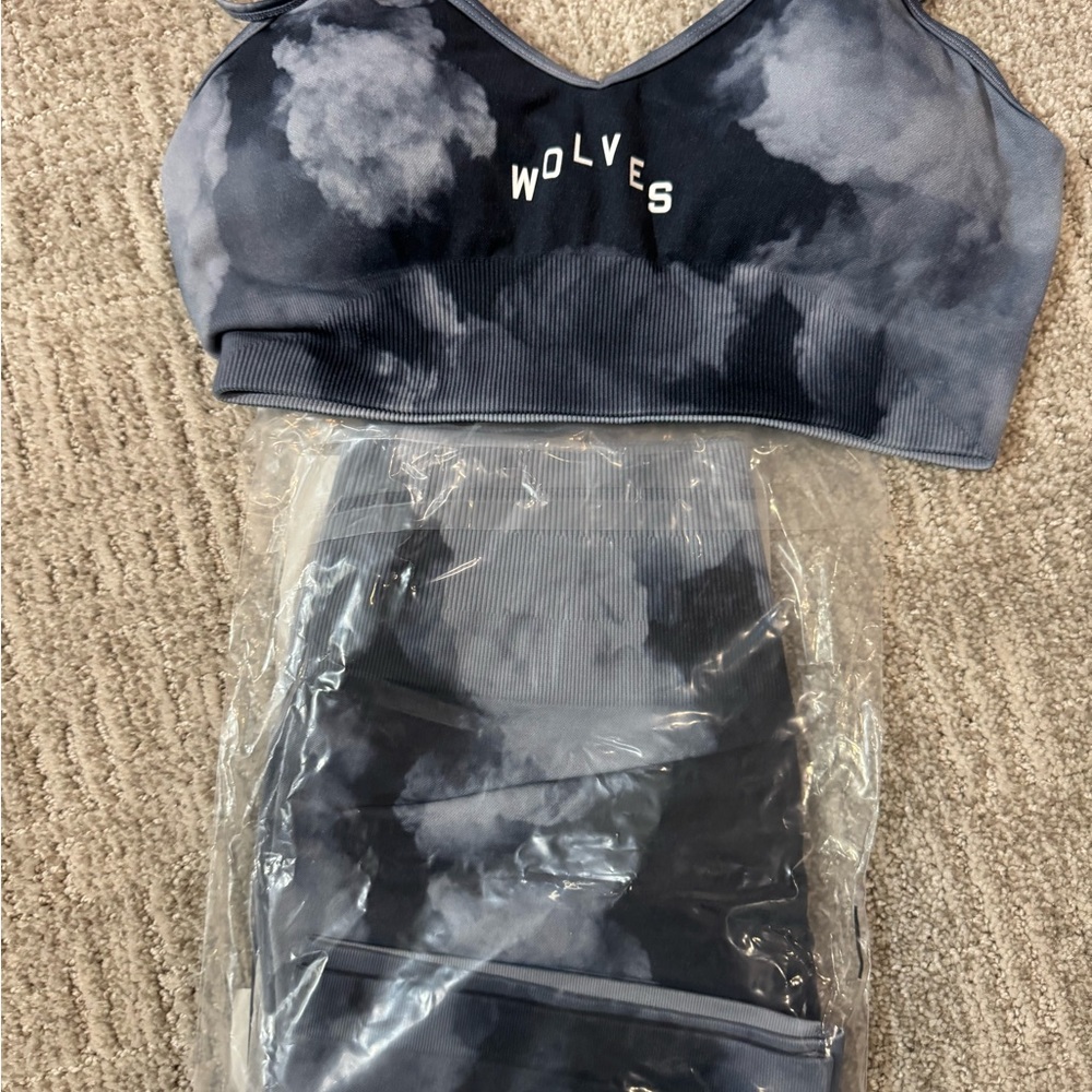 Wolves Cloud Print Sports Bra and shorts set